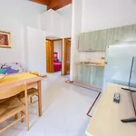 Approdo شقة فندقية سان تيودورو